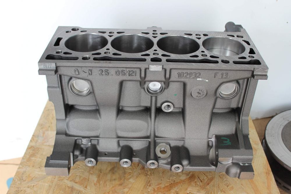 Clio 2-II Motor Bloğu (Blok) K7M-K7J 110108138R-7701477409-7701479054 -Renault Mais