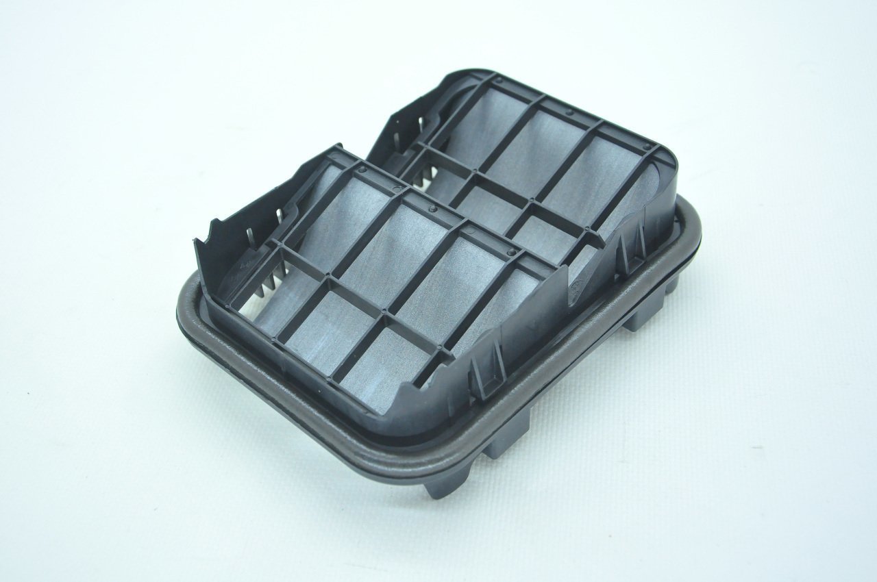 Kango 3-III Lodgy Dokker Arka Çamurluk Havalandırma Izgarası 8200728288 -Renault Mais