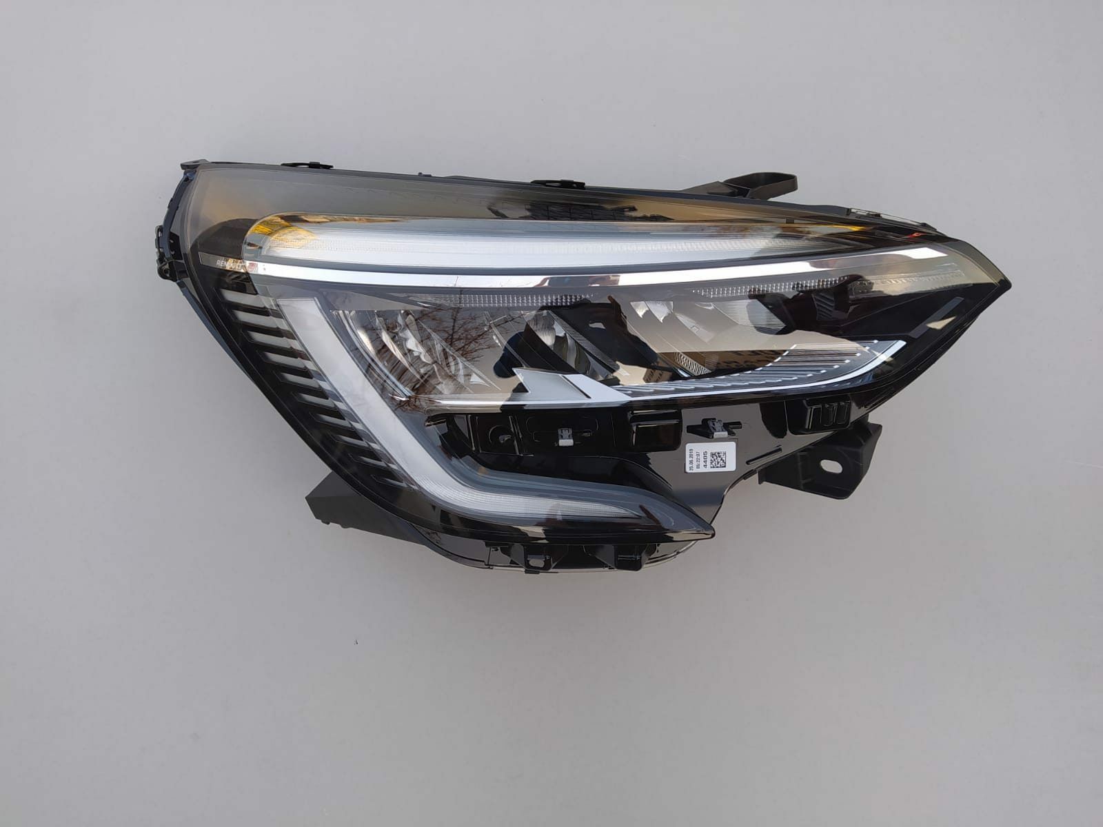 Clio 5-V Sağ Far Lambası Ledli İcon 2020-> 260107933R -Renault Mais