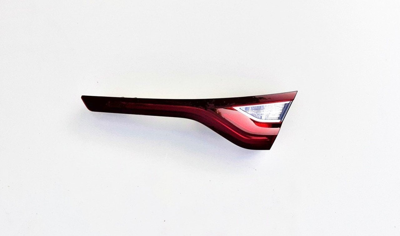 Megane 4-IV Sedan Sağ İç Stop Lambası (2016-2024) 265502533R -Renault Mais