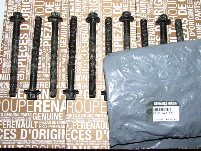 Koleos 1-I Koleos 2-II Silindir Kapak Saplaması Takım 2.0 Dci M9R 7701473571 -Renault Mais